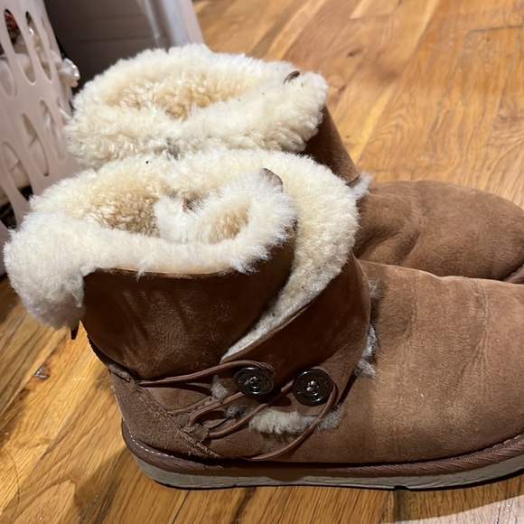 Women’s UGG boots - Picture 8 of 8